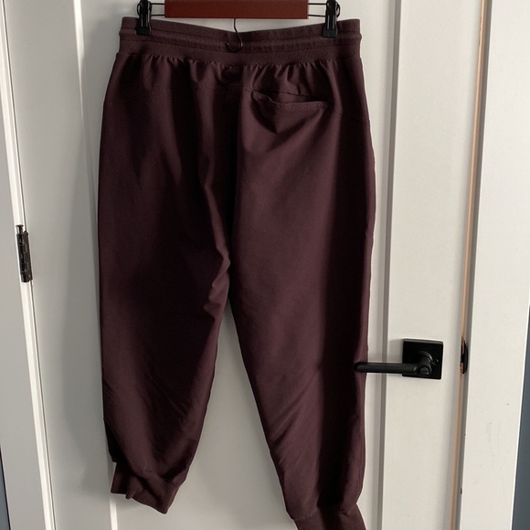 Old Navy Quick Dry Jogger - Picture 8 of 13